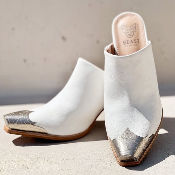 NEW White PU Leather Silver Metal Pointy Square Toe Block Heel Western Mule Shoe - Picture 3 of 13